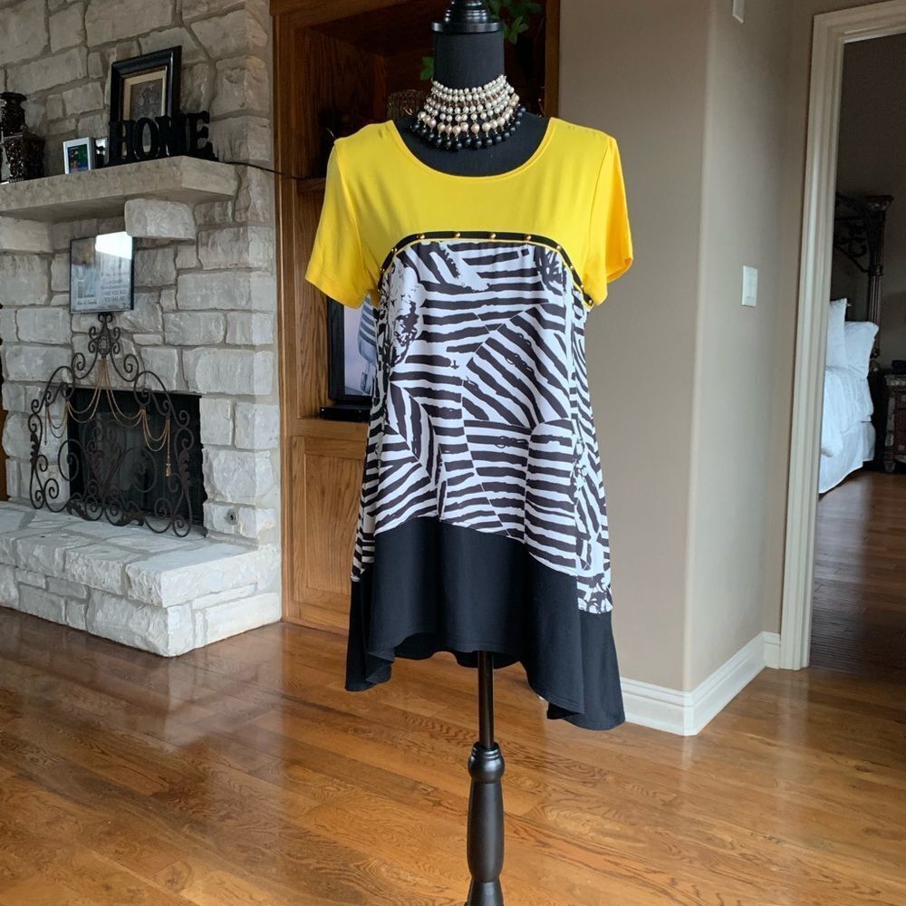 Isabella Tunic‎ Top Geometric Animal Print Apparel - Picture 4 of 14